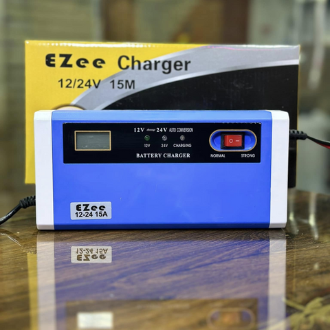 EZEE DIGITAL 15A 12V / 24V Automatic Universal Battery Charger.